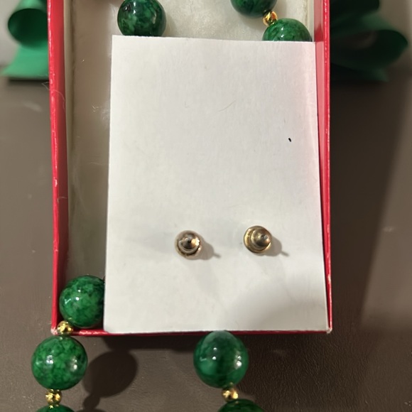 BEAUTIFUL! GREEN MALACHITE NECKLACE & EARRINGS SET - Picture 9 of 9